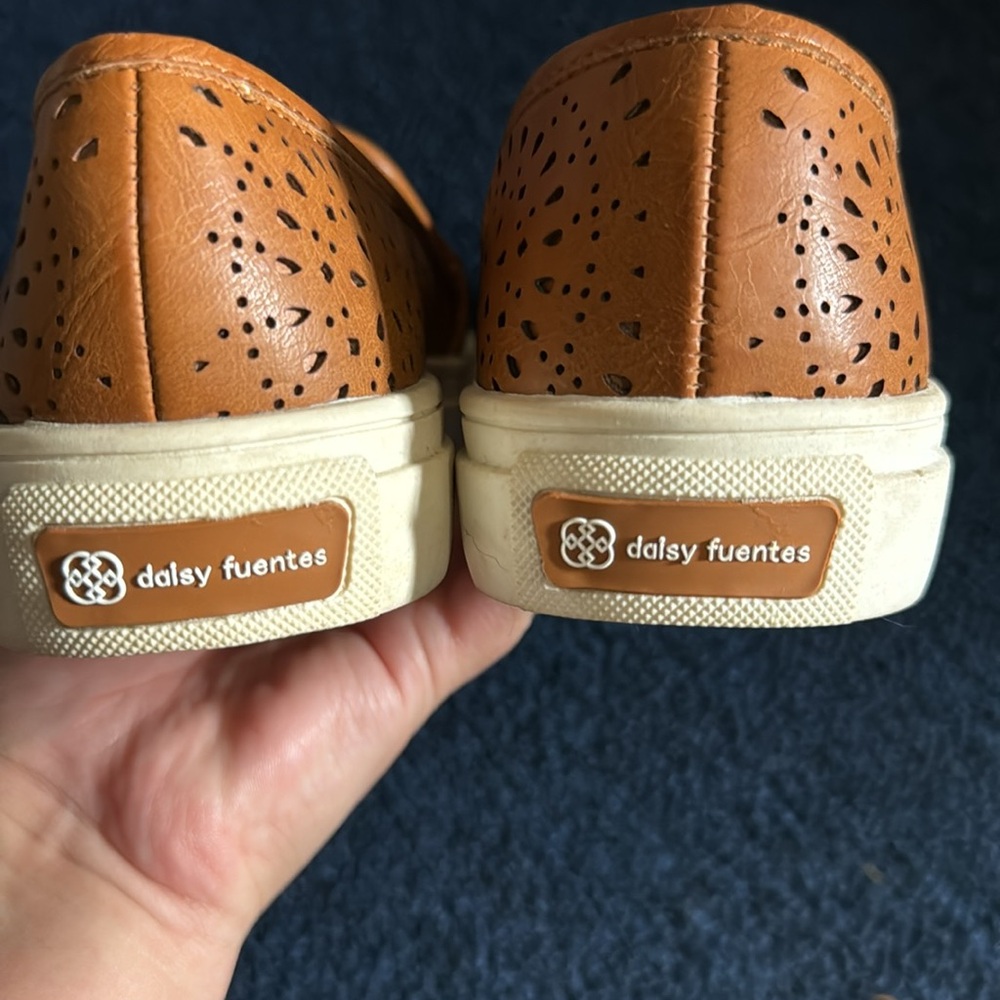 Daisy Fuentes Slip-on’s - Picture 2 of 3